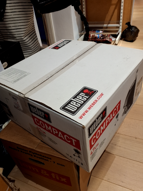 WEBER 47 cm Kuglegrill - Helt ny